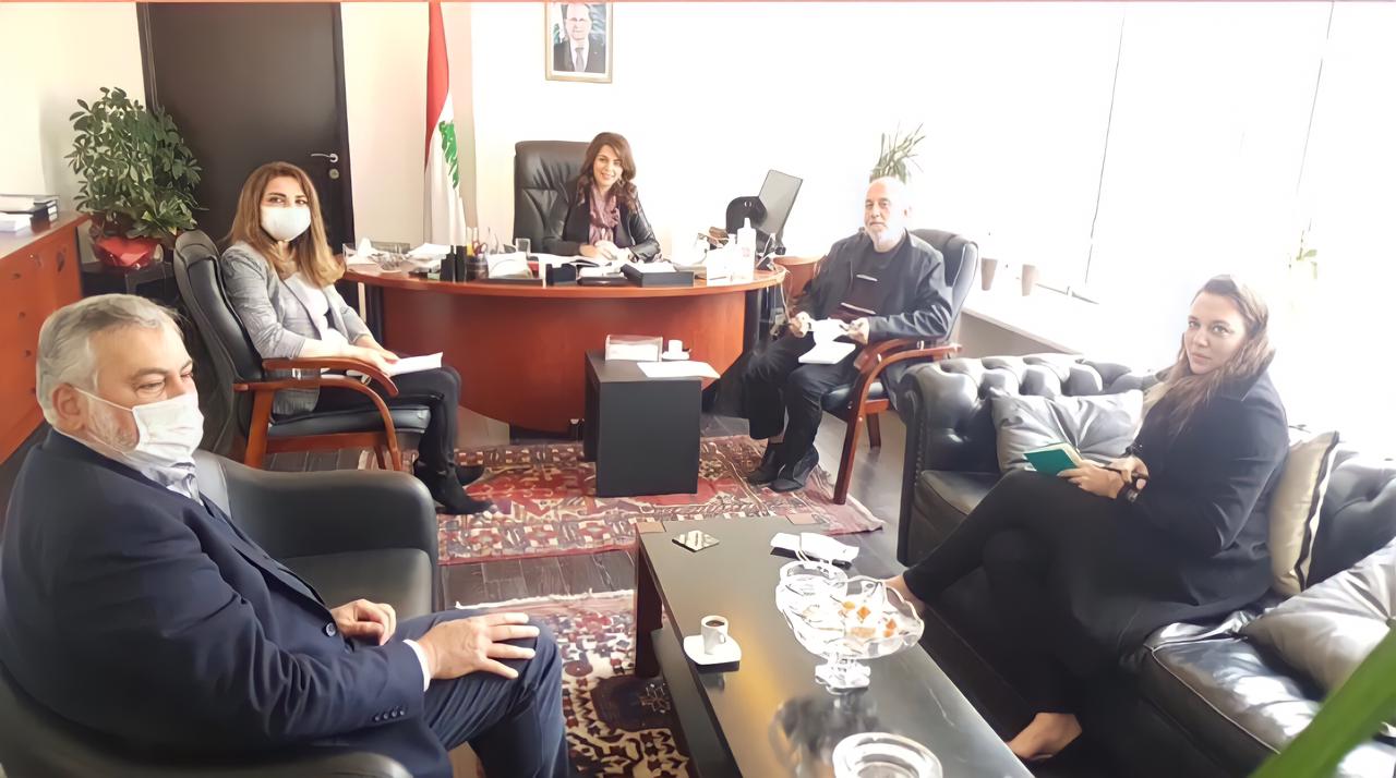 التقت وزيرة المهجرين السيدة كريستيانسن