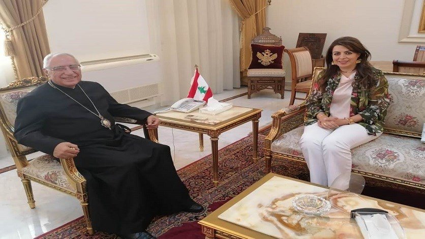 العبسي عرض التطورات مع شريم